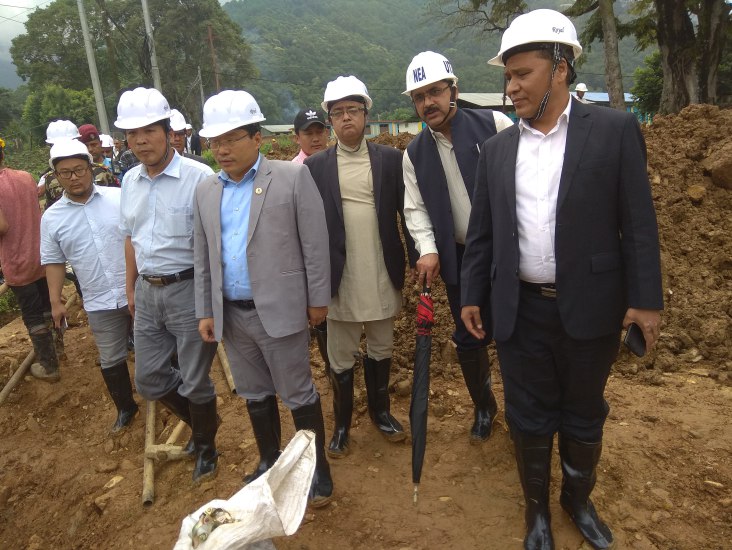 能源部長(zhǎng)Pun檢查了220 kV加德滿都 - 特里蘇利輸電線路