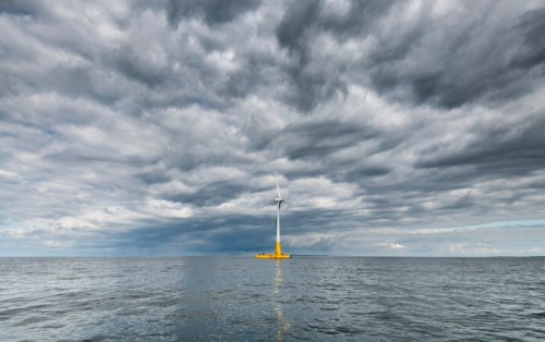法國第一臺漂浮式海上風力發電機上線