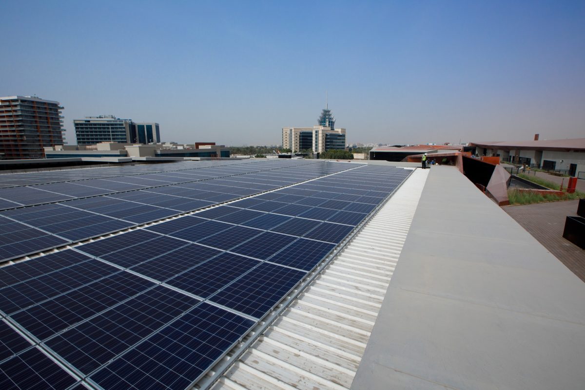 根據DEWA的Shams Dubai計劃，SirajPower開發了50兆瓦